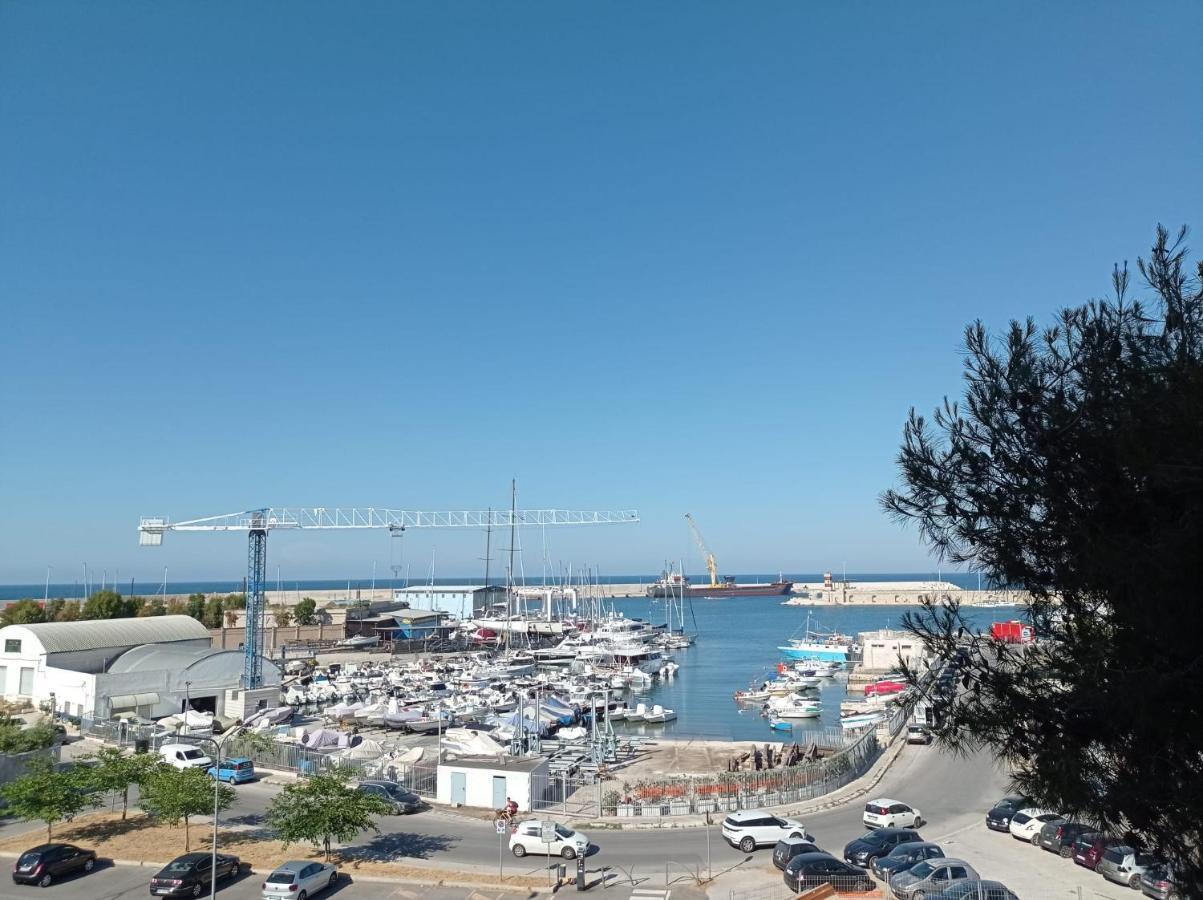 Monopoli Guest House Ba07203091000019440 Exteriör bild
